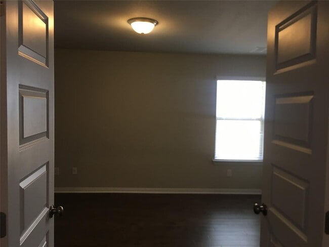 Building Photo - 2917 Diego Dr
