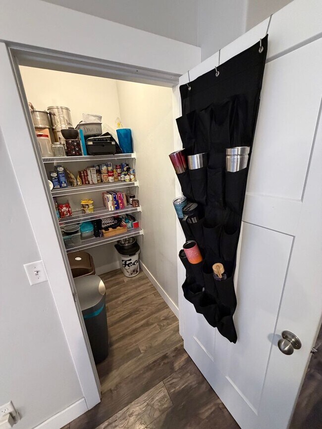 Building Photo - Beautiful 3-Bedroom Condo in Herriman! (Dog-Friendly)