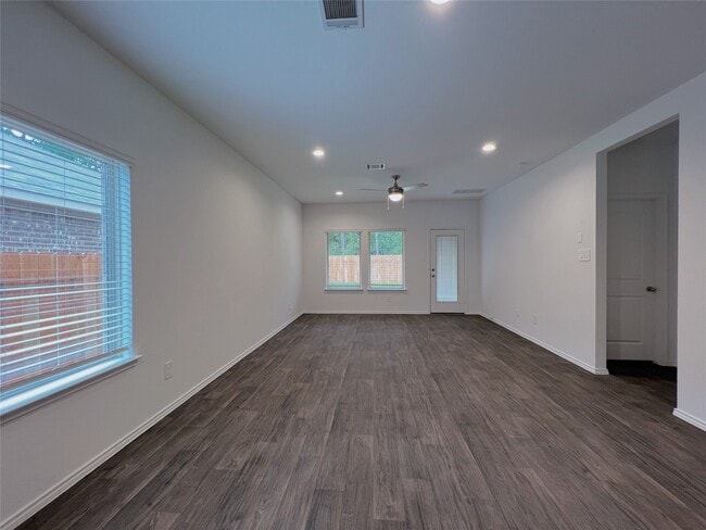 Building Photo - 14732 Hazel Br Dr