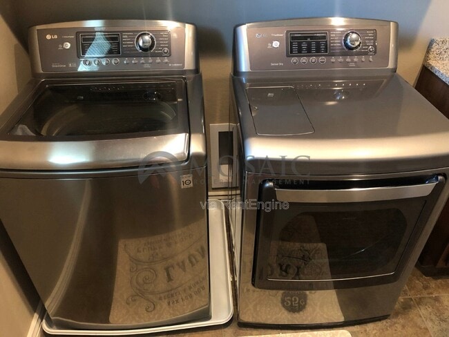 Building Photo - 3717 E Galveston St