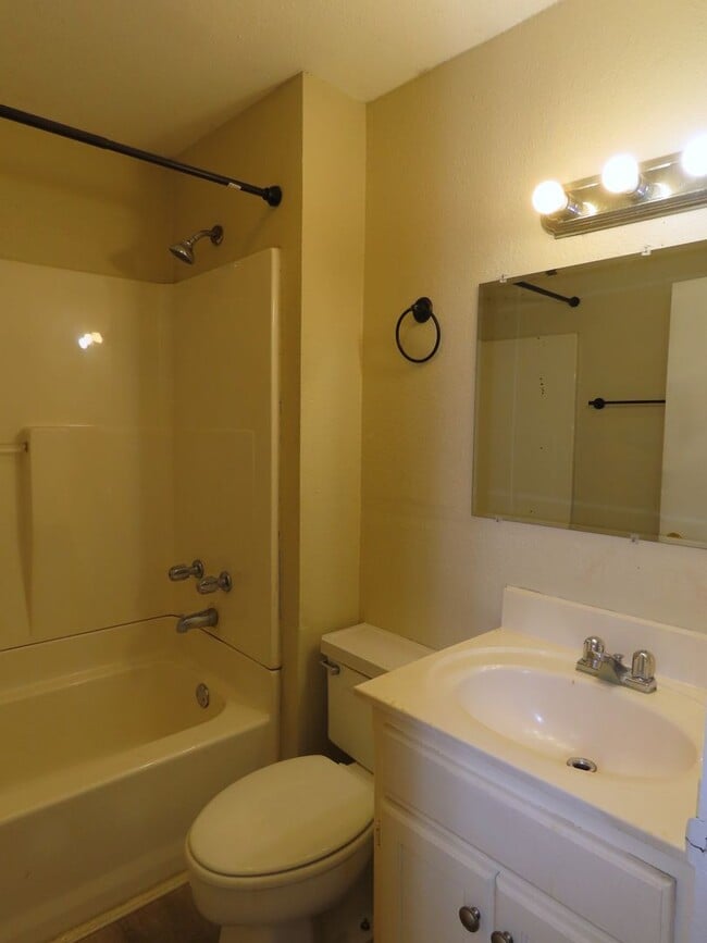 Building Photo - Charming 2 Bedroom, 1 Bathroom House in Tyler!