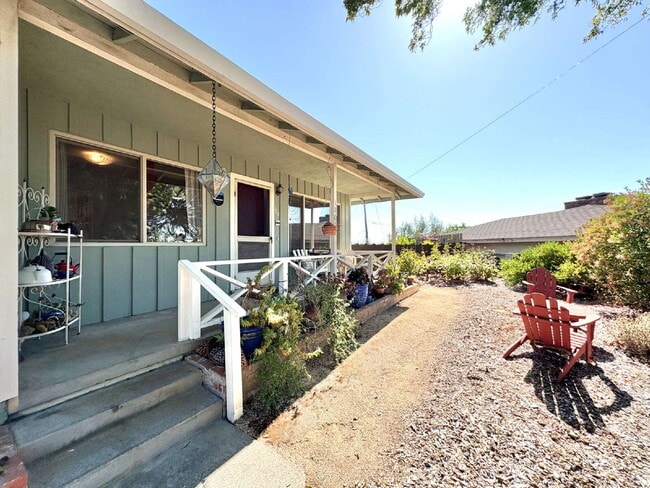 Building Photo - Peaceful Charmer Single-Story Retreat in V...