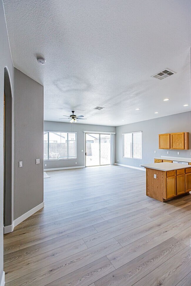 Building Photo - 1 Story home located in Southern Highlands