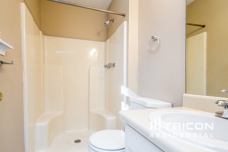 Building Photo - 2914 Sagemont Pl