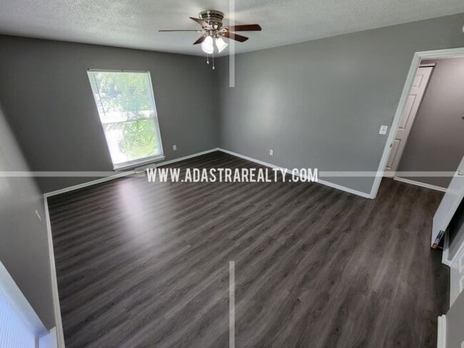 Building Photo - Affordable Raytown Area KCMO Apartment-Ava...