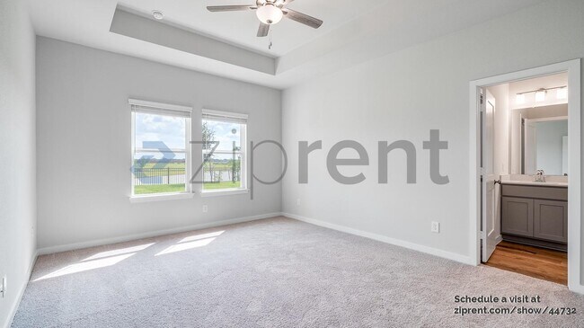 Building Photo - 27327 Blue Pool Dr