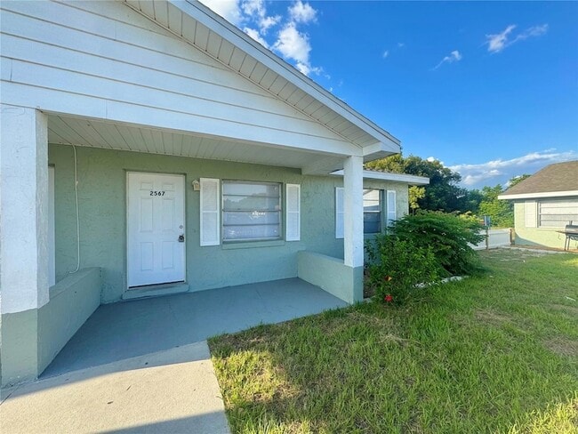 Building Photo - 2567 Elm Ave