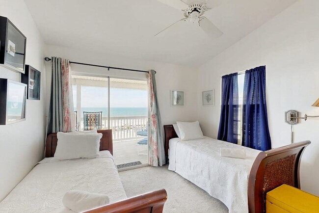 Building Photo - 1107 Gulf Dr S