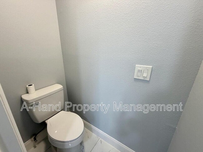 Building Photo - 205 Coconut Palm Way