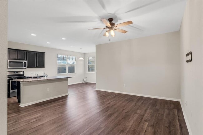 Building Photo - 2001 Fairhaven Gtwy