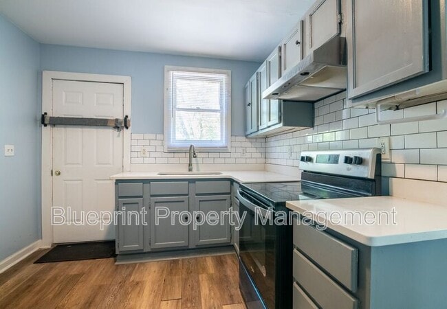 Building Photo - 208 52nd Pl N