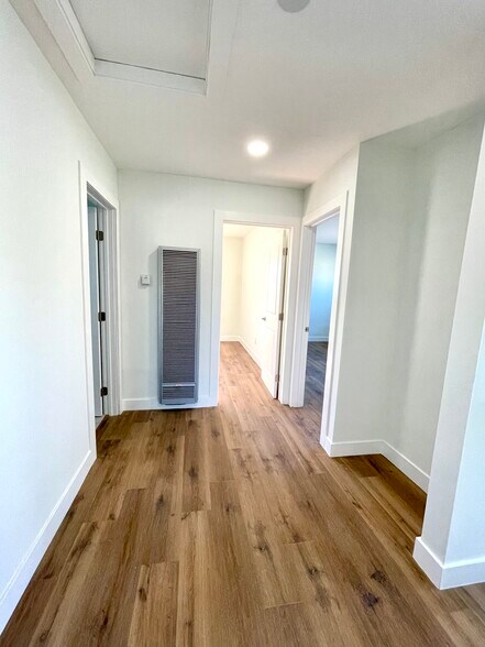 Building Photo - 4237 W 170th St