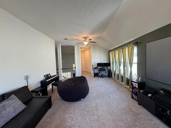 Building Photo - 735 Expedition Way