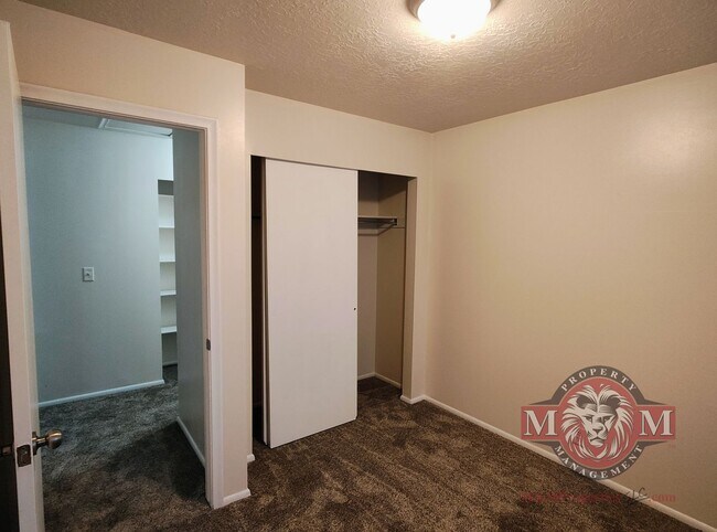 Building Photo - Beautiful Remodeled 4 Bd 2 Bath Home