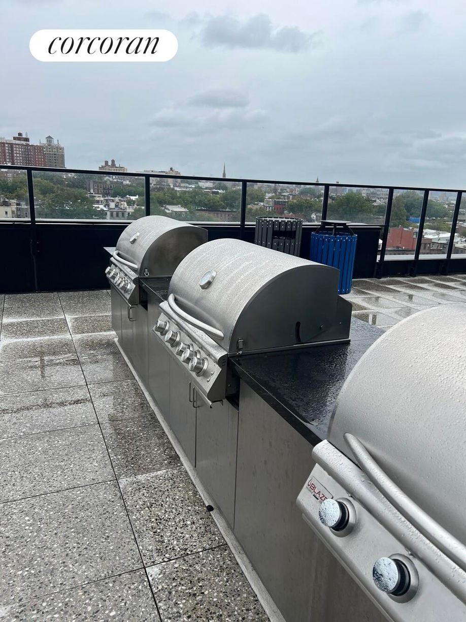 Building Photo - 595 Dean St