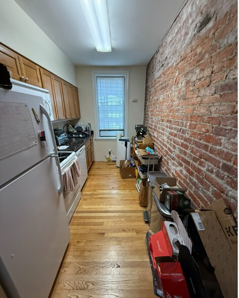 Building Photo - 91 Saint Botolph St