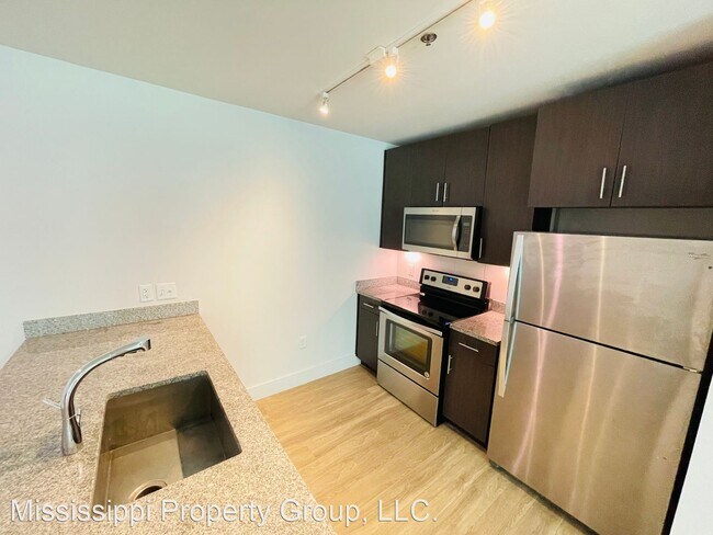 Building Photo - 3 br, 3.5 bath House - 514 Jackson Ave, Un...