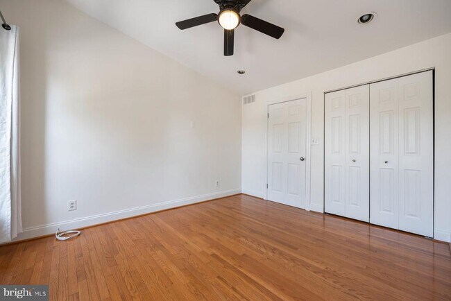 Building Photo - 809 W Barre St