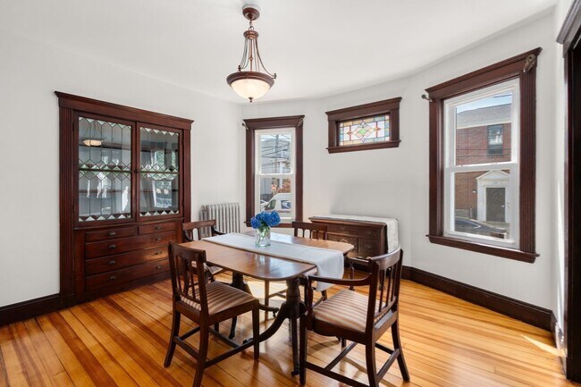 Building Photo - 26 Hinckley St
