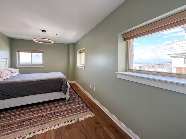 Building Photo - 525 W Lafayette Blvd