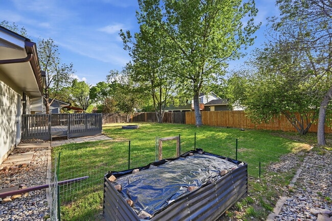 Building Photo - 2,595.95-  3 Bed, 1.5 Bath Home In Longmont with Great Backyard and In Unit Laundry!
