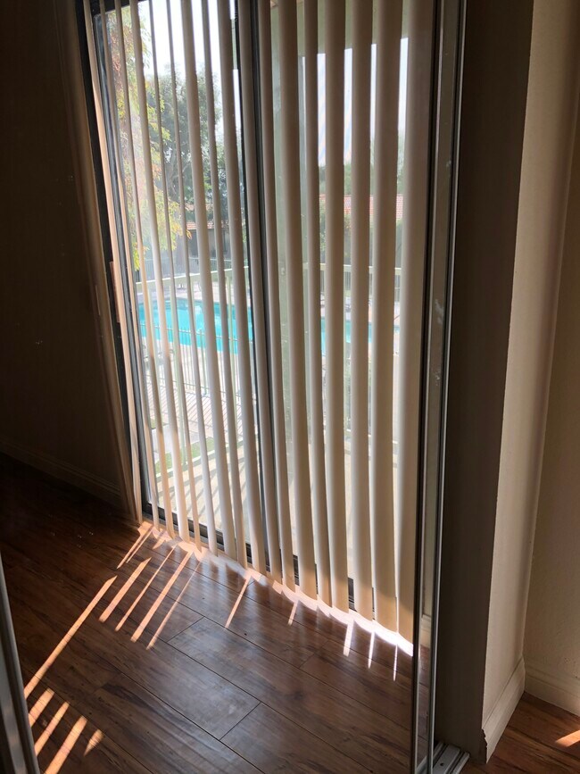 Building Photo - 32 Lakeview Cir