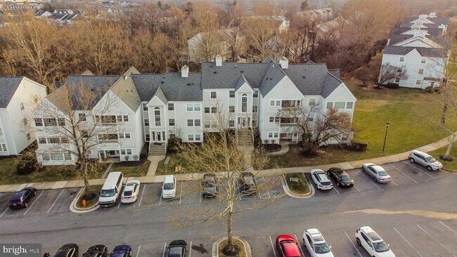 Building Photo - 8385 Montgomery Run Rd