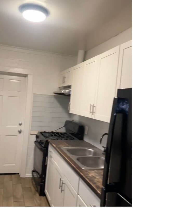 Building Photo - 65th Dr