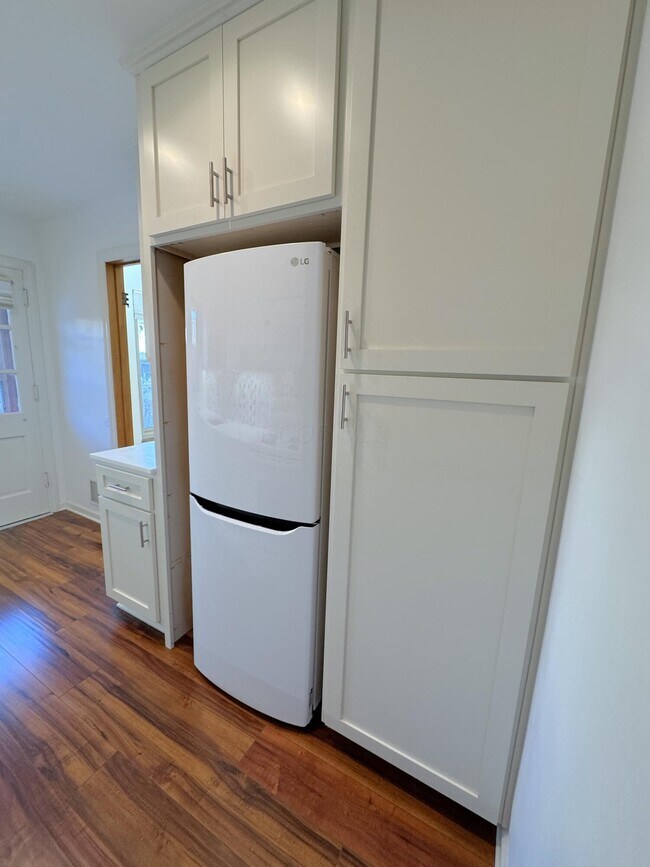 Building Photo - 2030 Harwitch Rd