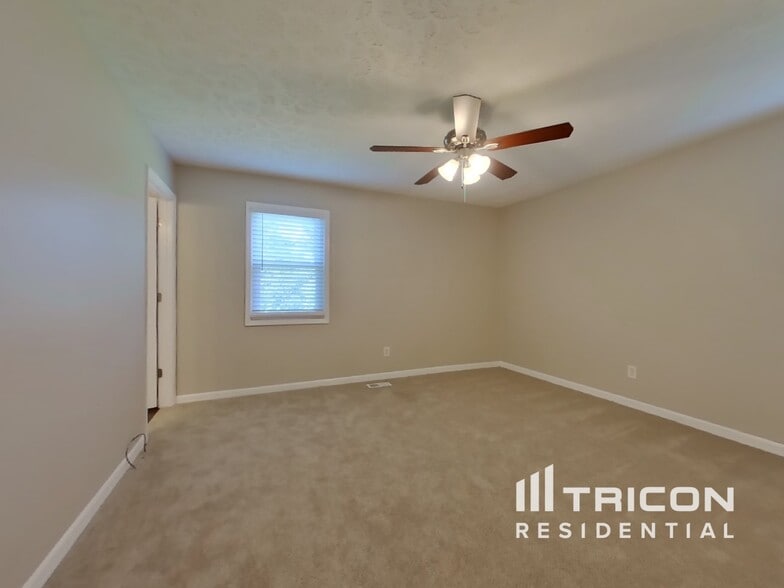 Building Photo - 3150 Colorado Dr