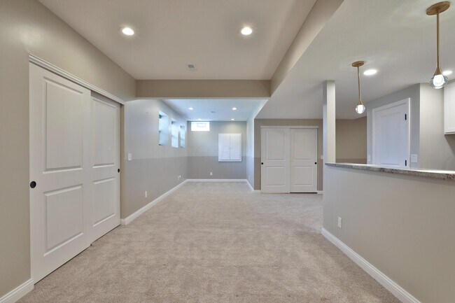 Building Photo - 1412 Leesland Dr