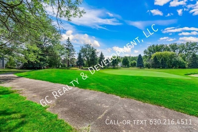 Building Photo - 590 Golfers Ln