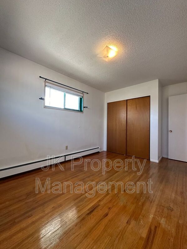 Building Photo - 23 11th St S