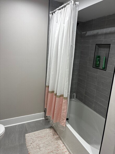 Bathroom 1 (2nd Floor) - 1831 Ginnodo St