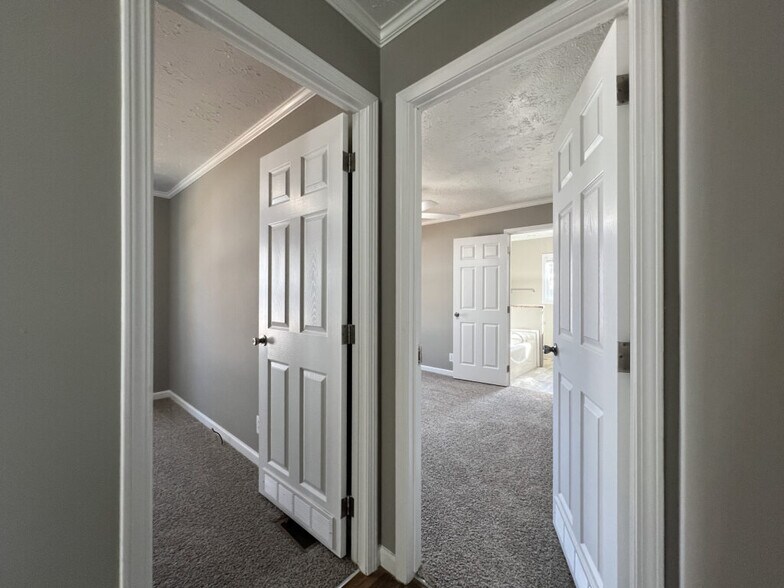 Building Photo - 35 Water Oak Ct