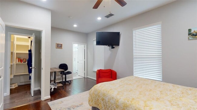 Building Photo - 1201 Northwood St