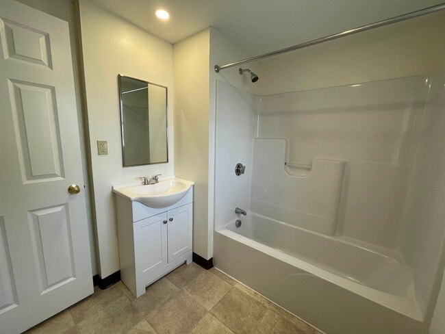 Building Photo - 53 Walker St