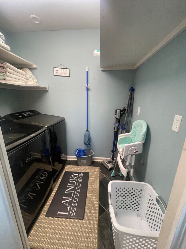 Building Photo - 1212 55th St