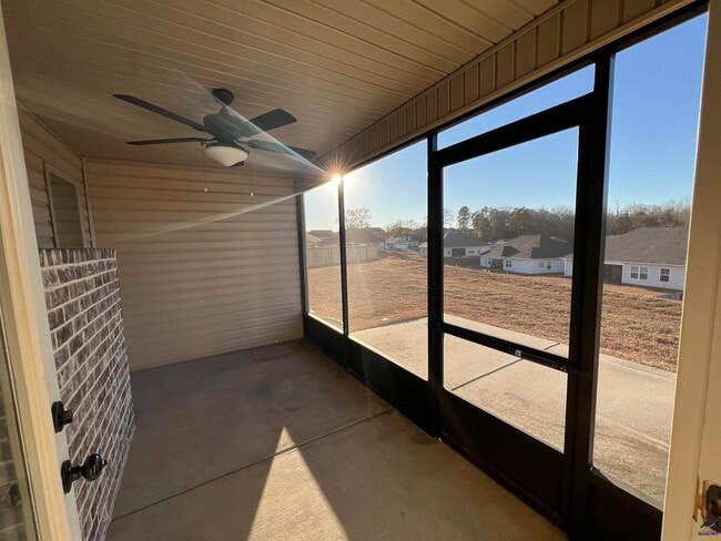 Building Photo - 122 Boundary Dr