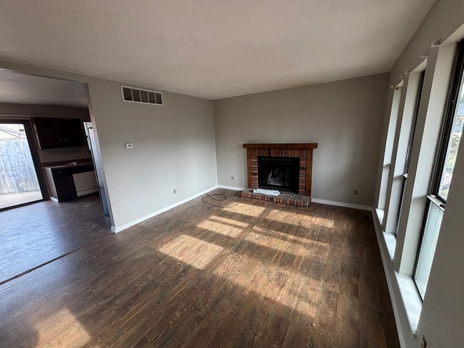 Building Photo - 2423 Farmstead St