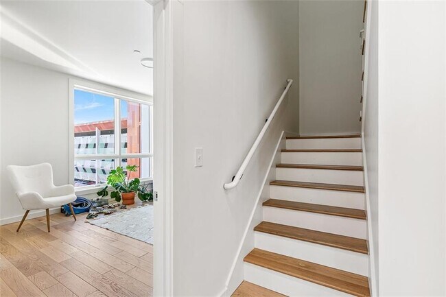 Building Photo - 71 Richmond St