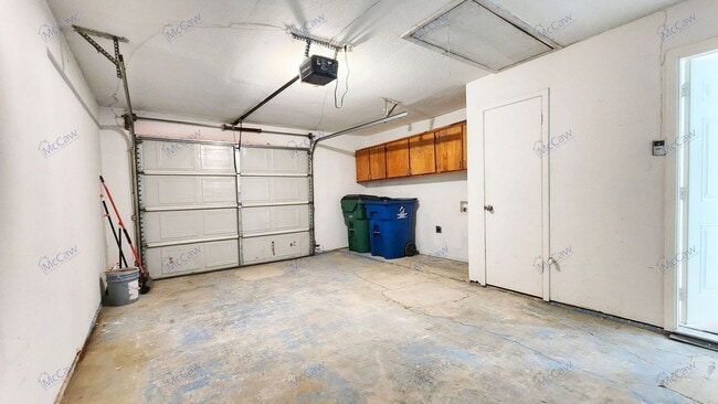 Building Photo - 1423 Main St