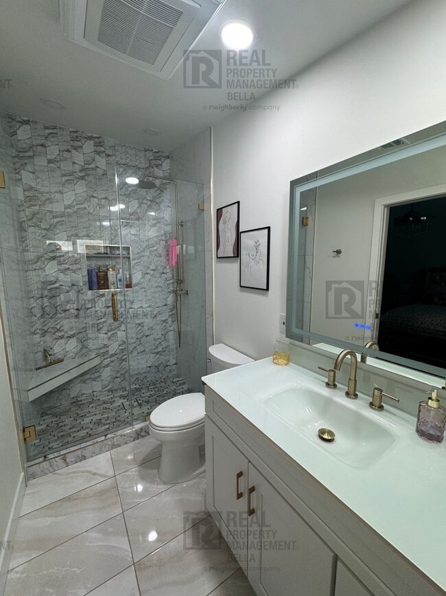 Building Photo - 3-Bed, 2-Bath Oasis in Hemet with Sparklin...