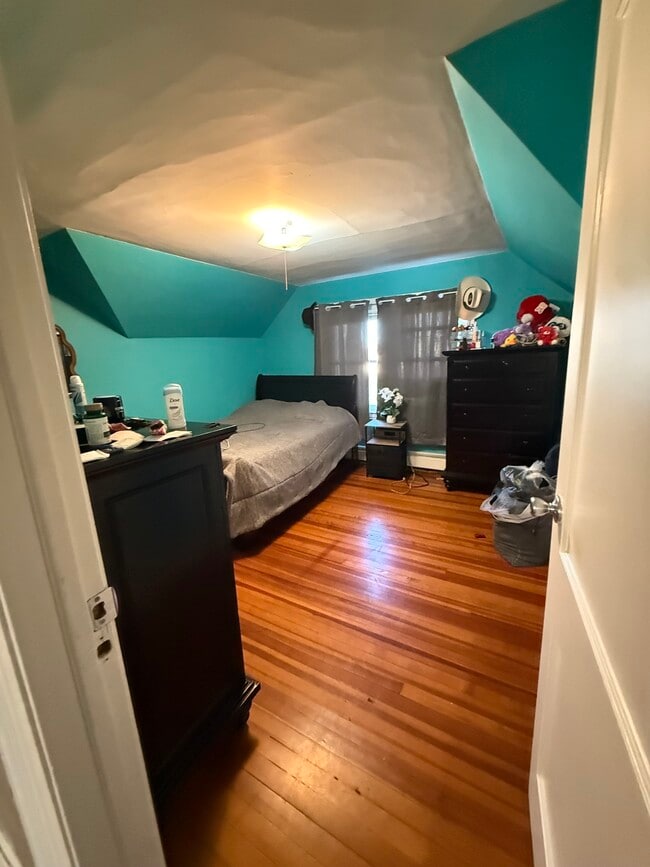 Building Photo - 87 Manhattan Ave