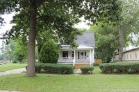 Building Photo - Large House Available for Move-In August 1st!