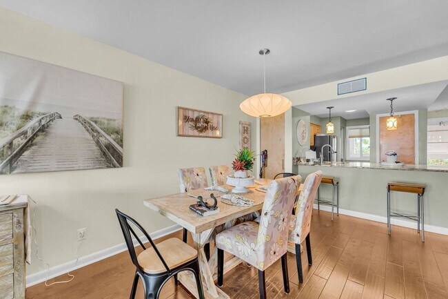 Building Photo - Coastal Living in the Heart of Folly Beach