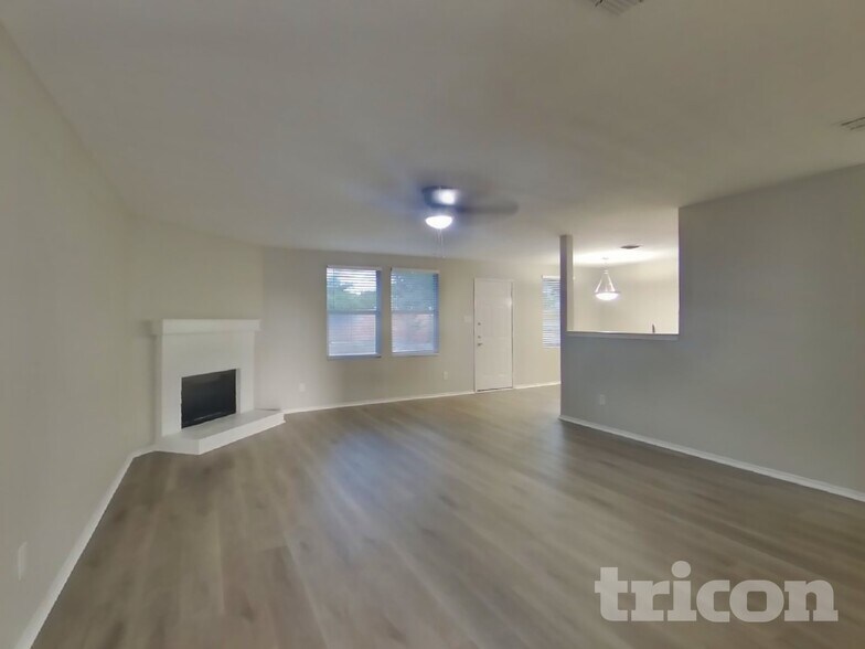 Building Photo - 1405 Englewood Dr