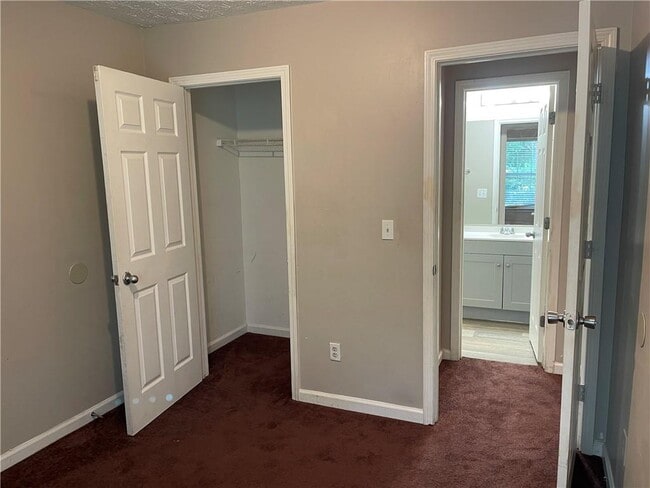 Building Photo - 6206 Flat Trce