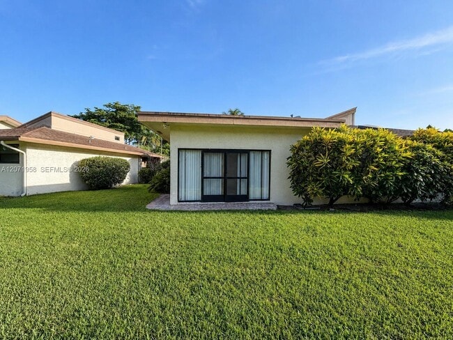 Building Photo - 8142 Silver Palm Ct
