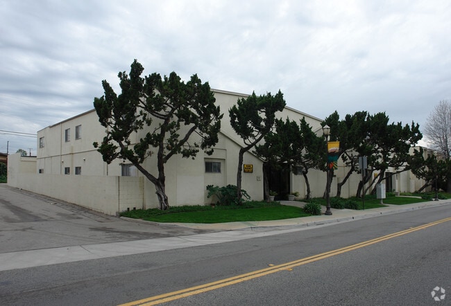 Primary Photo - 1740-1750 Ventura Blvd
